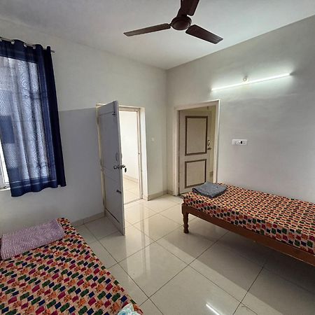 Srinivasa Hotel Tirupati Kültér fotó