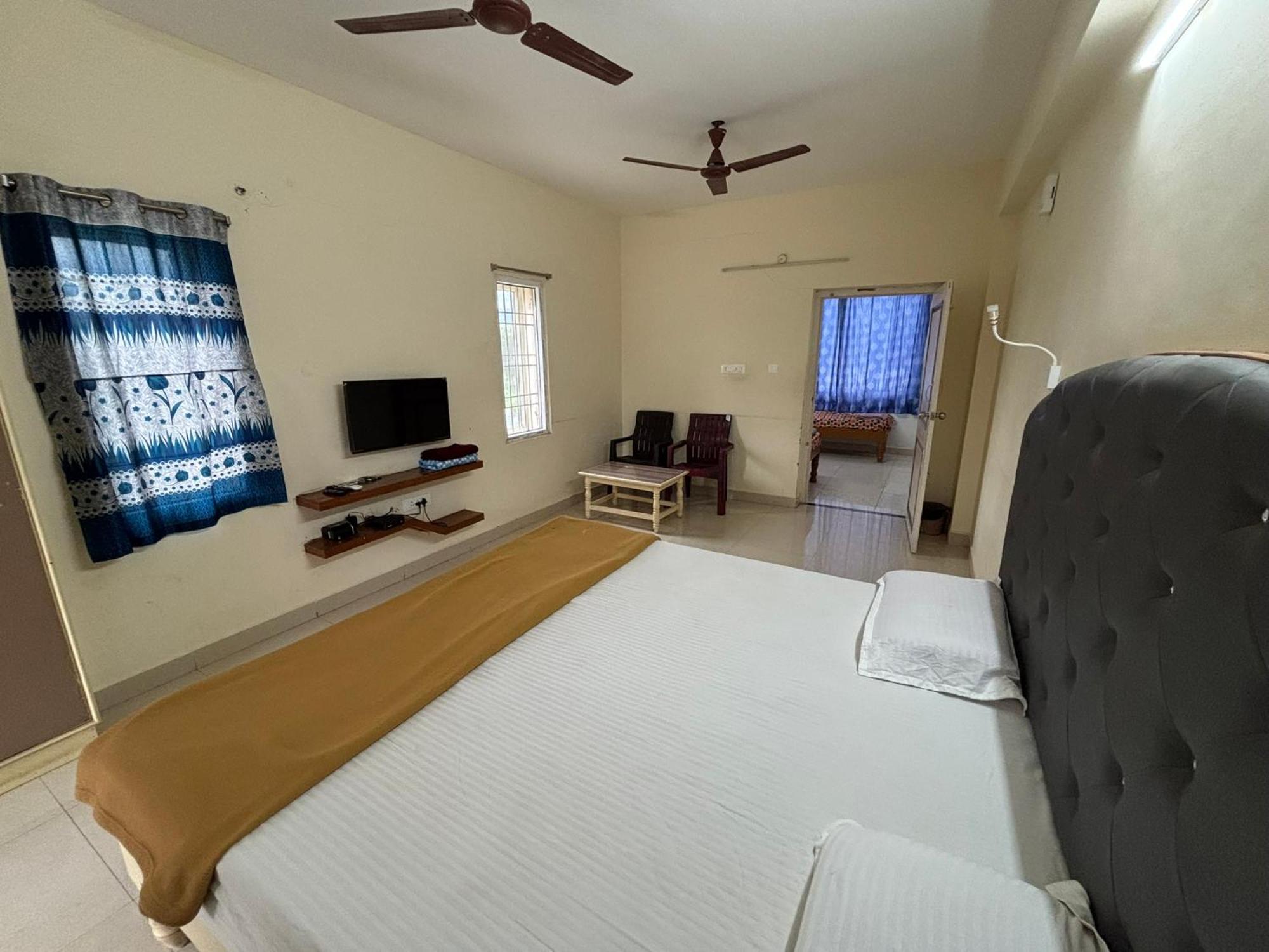 Srinivasa Hotel Tirupati Kültér fotó