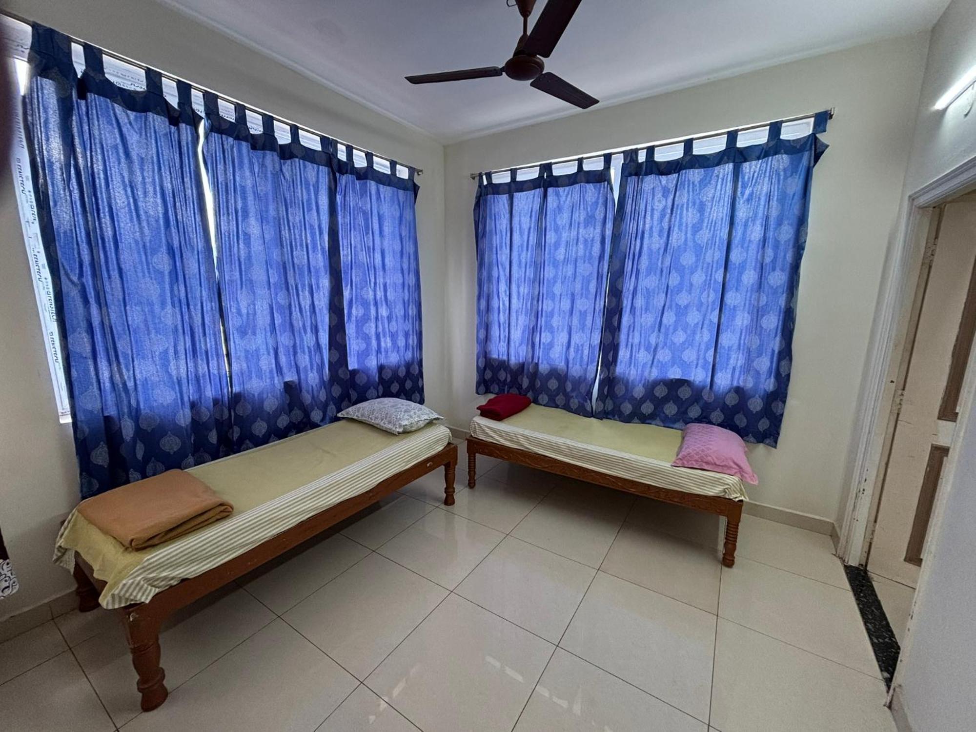 Srinivasa Hotel Tirupati Kültér fotó