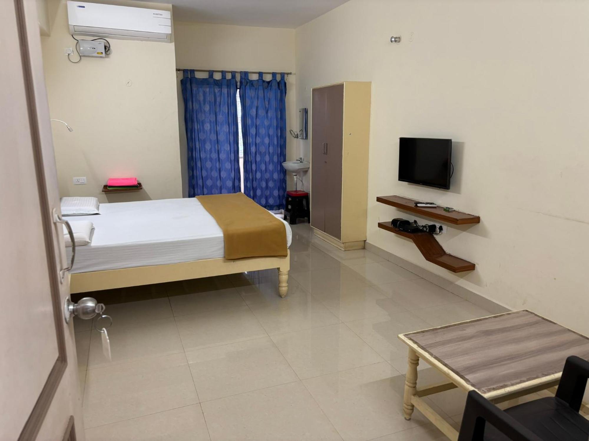 Srinivasa Hotel Tirupati Kültér fotó