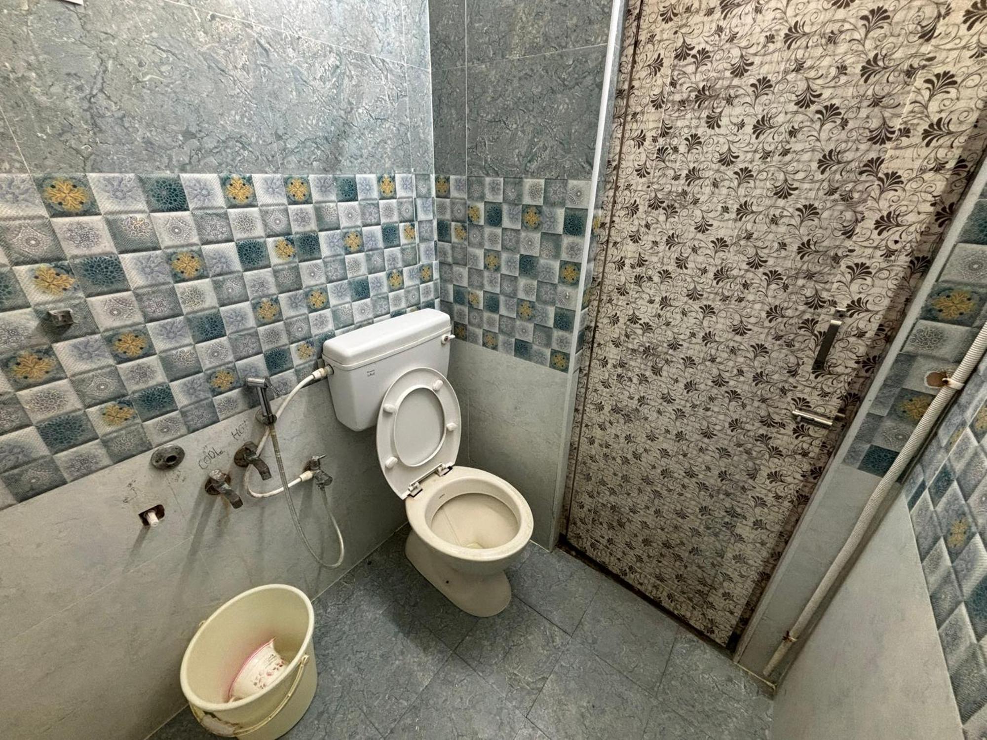 Srinivasa Hotel Tirupati Kültér fotó