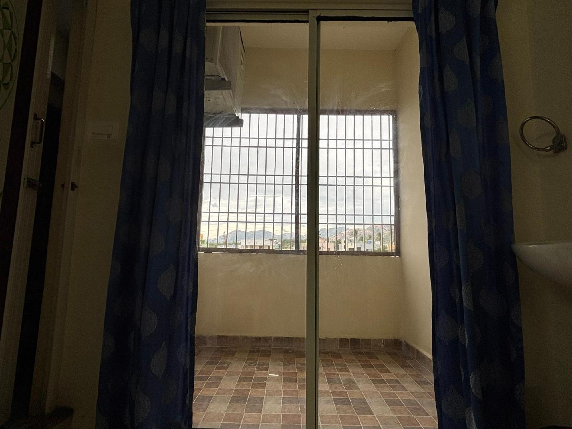 Srinivasa Hotel Tirupati Kültér fotó