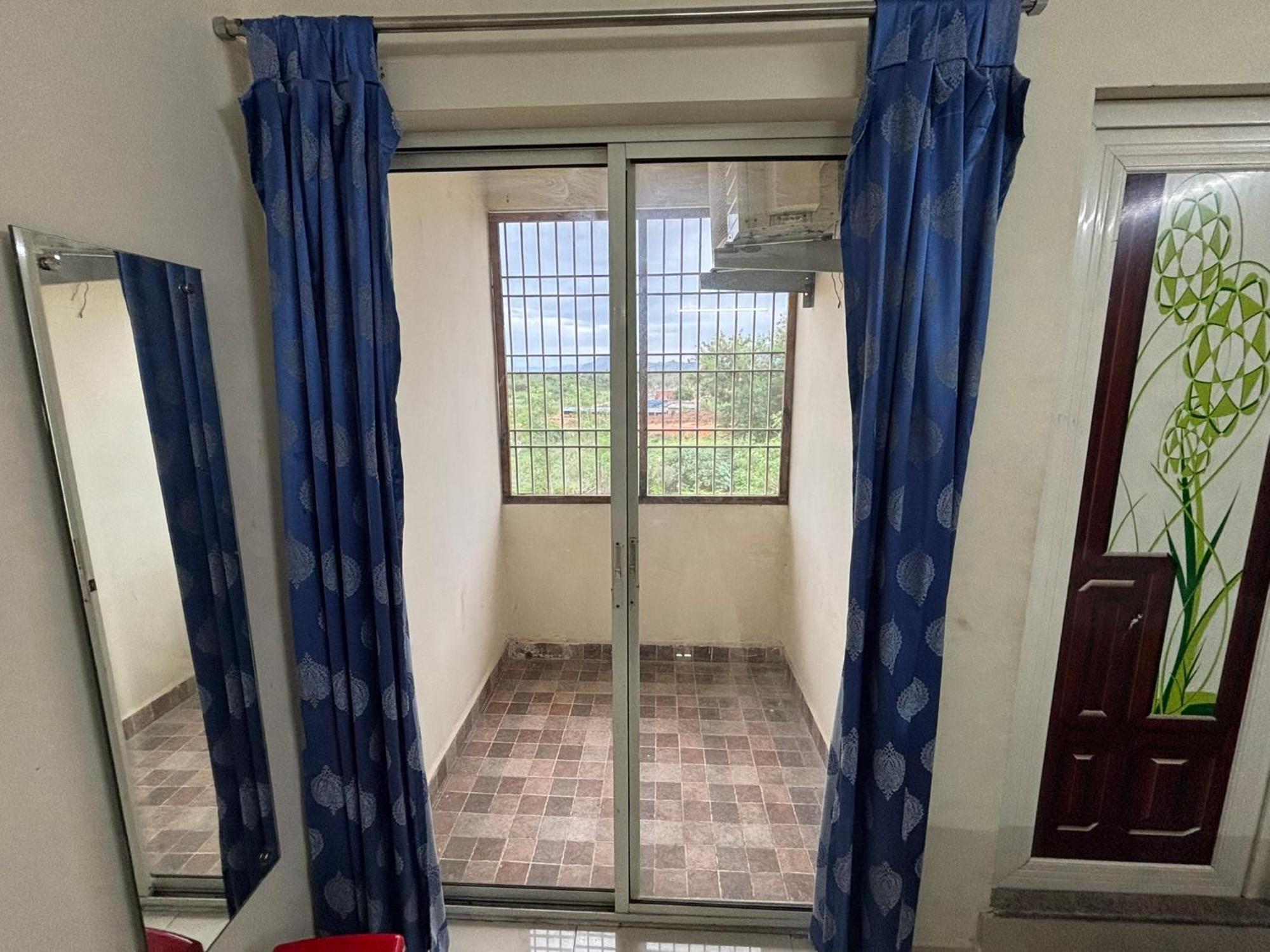 Srinivasa Hotel Tirupati Kültér fotó